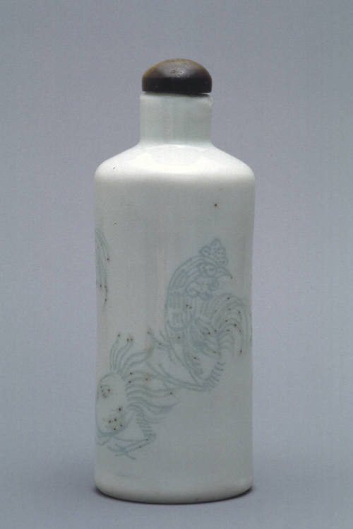 Snuff bottle