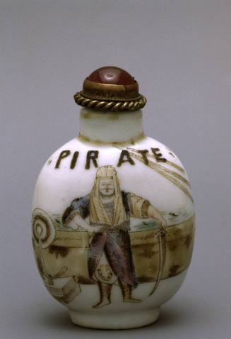 Snuff bottle with a buccaneer