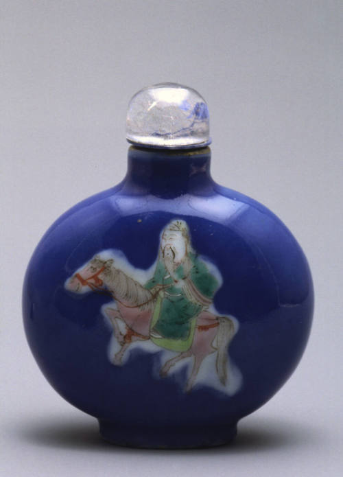 Snuff bottle