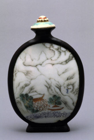 Snuff bottle