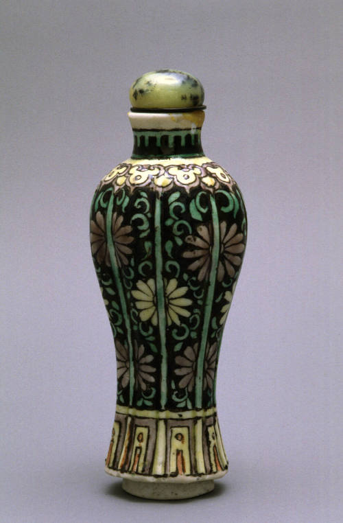 Snuff bottle