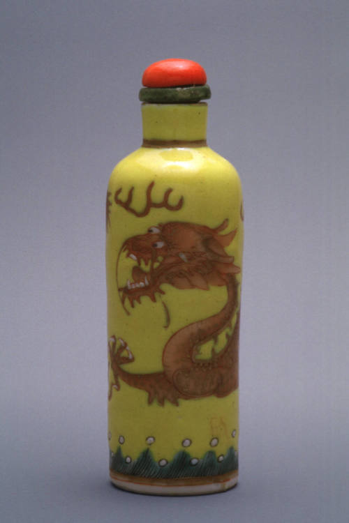 Snuff bottle