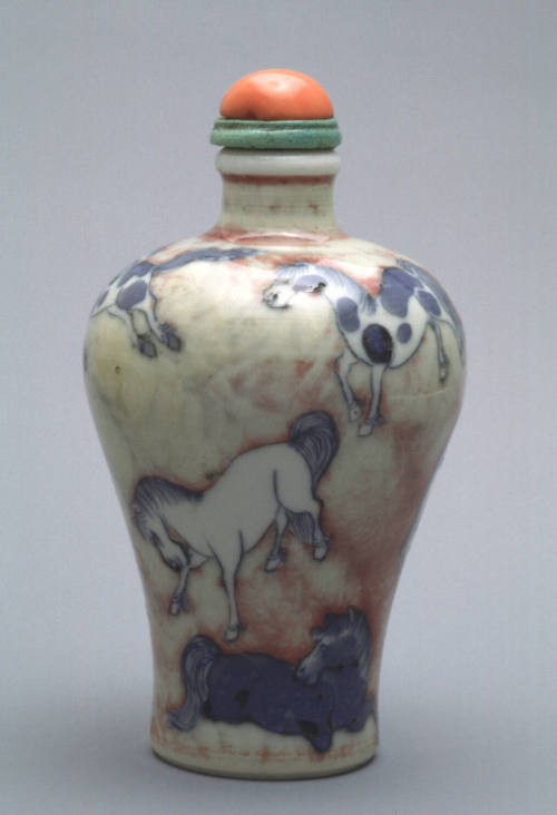 Snuff bottle