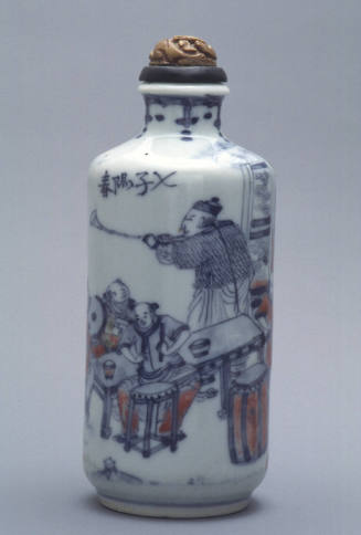 Snuff bottle