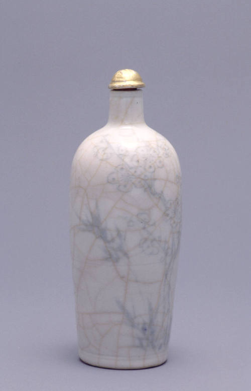 Snuff bottle