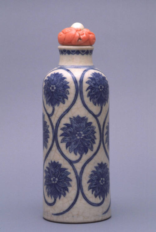 Snuff bottle