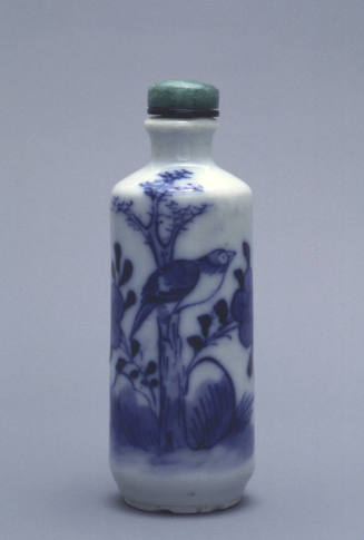 Snuff bottle