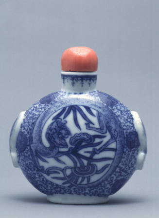 Snuff bottle