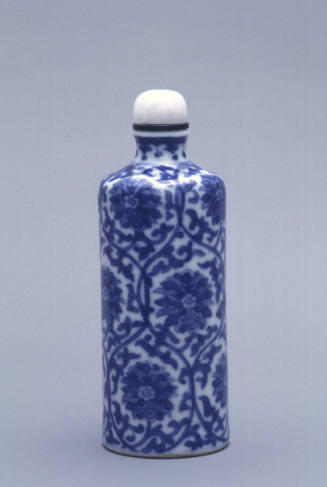 Snuff bottle