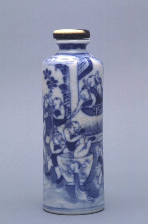 Snuff bottle