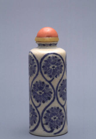 Snuff bottle