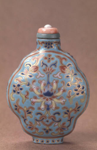 Snuff bottle: Stylized lotus