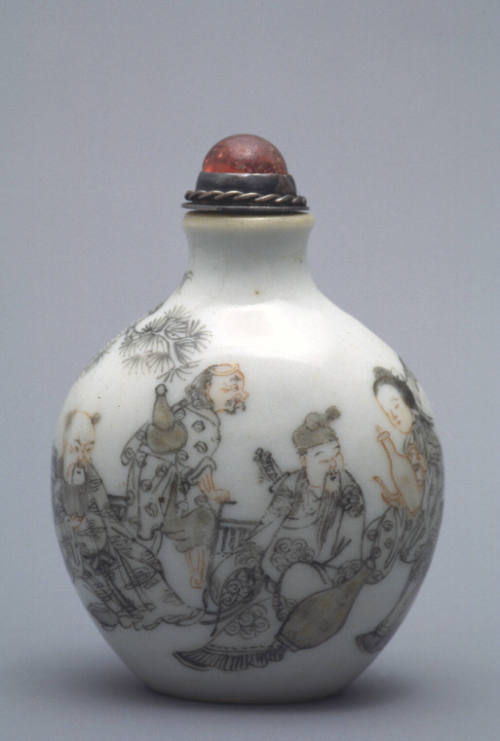 Snuff bottle