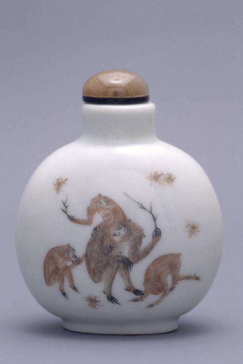 Snuff bottle