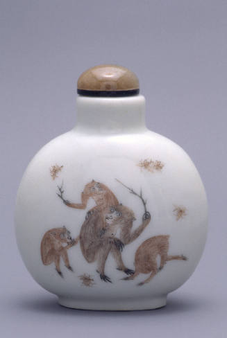Snuff bottle