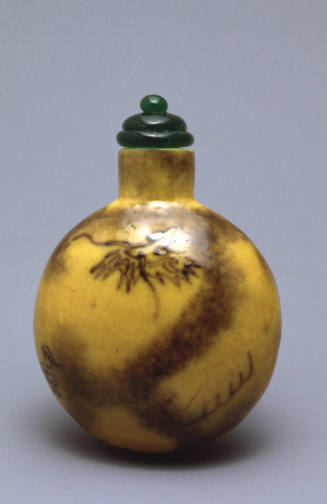 Snuff bottle