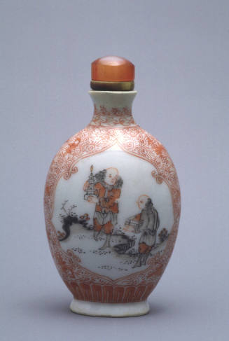 Snuff bottle with European figures holding a Buddhist stupa and sutra