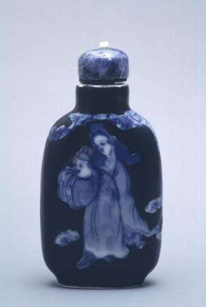 Snuff bottle