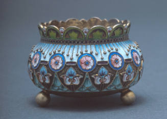 Three-footed salt cellar