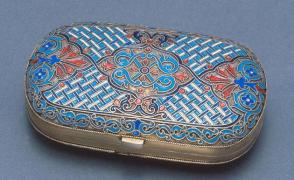 Snuff box