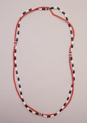 Man's red, black & white necklace (Entuntai)