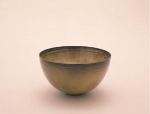 Bowl with tiger eye glaze