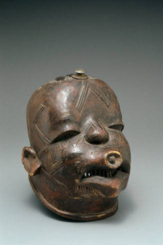 Mask with pelele