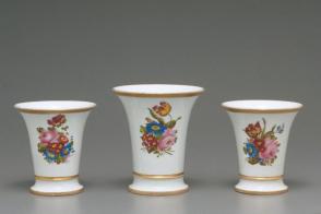 Garniture of three vases