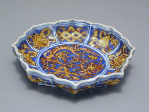 Eight-petaled Saucer
