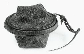Round Basket with Square Base and Lid with Wooden Suspension Hook