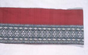 Strip for bottom of a sarong or for a man's trousers