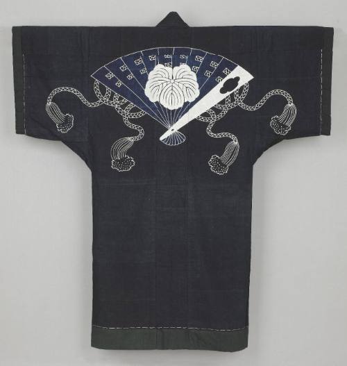 Kimono-shaped bedding (yogi)