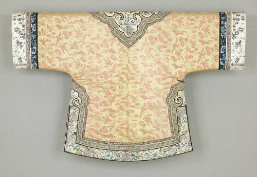 Woman's surcoat (p'ao)