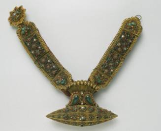 Tayo (Bride’s necklace with almond-shaped pendant)