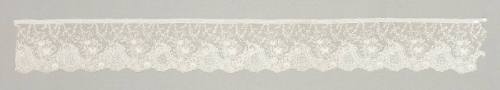 Lace flounce