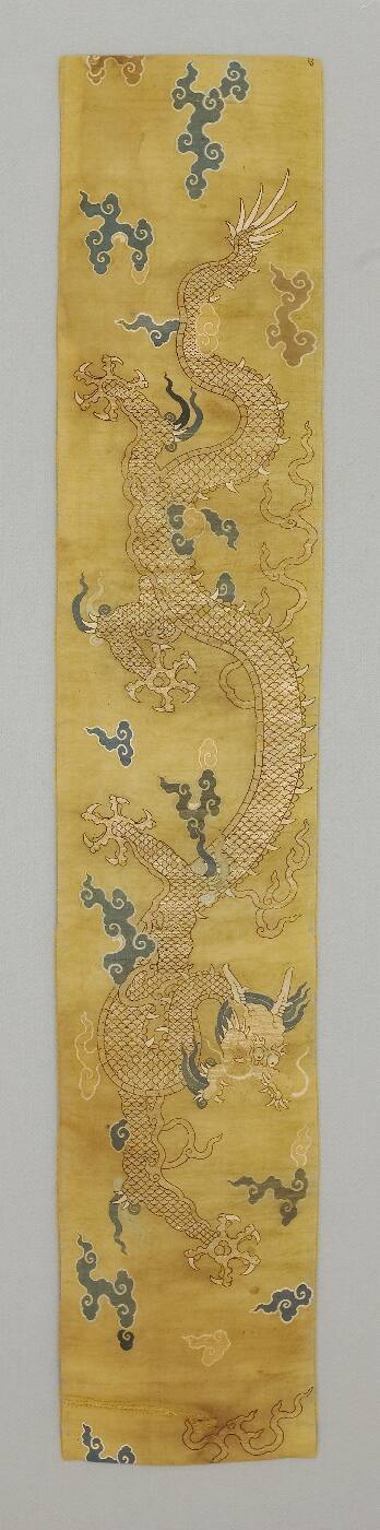 Woven valance