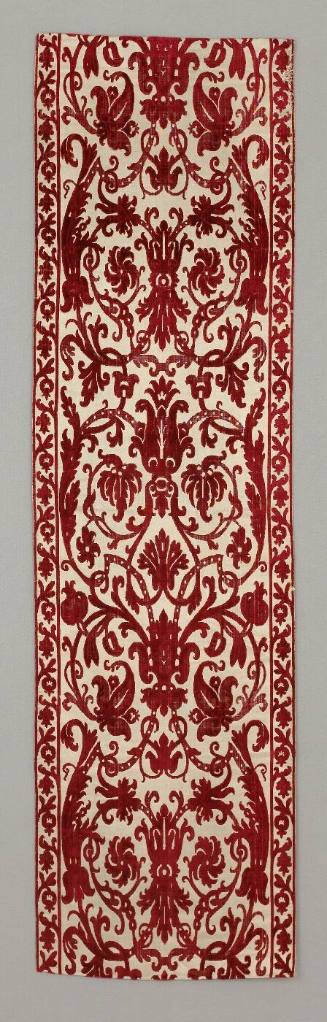 Hanging of Cisele velvet