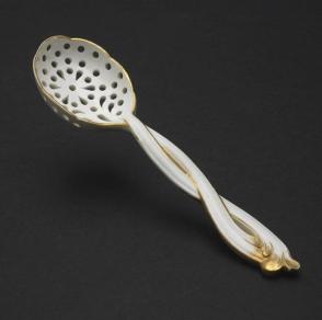 Sugar spoon (cuilliere à sucre)