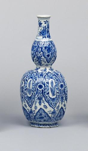 Gourd-shaped vase from a garniture of five vases