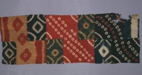 Textile fragment: shaman figures