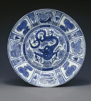 Large dish with dragon