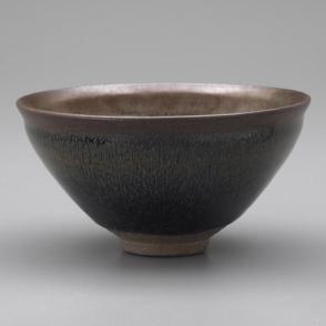 Tea bowl with "hare's fur" decoration