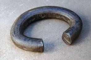 Copper Neck Torque, (Bongombwa)