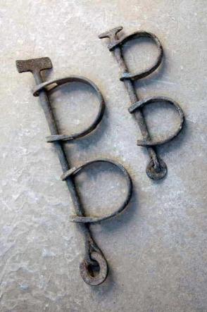 Slave Shackles (Adult)