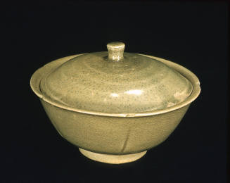 5-lobed bowl with cover