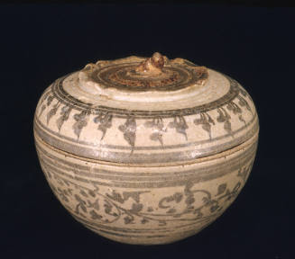 Round covered bowl