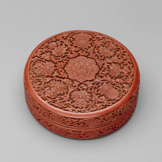 Box and cover with design of the Eight Buddhist Symbols