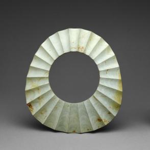 Wheel-shaped stone