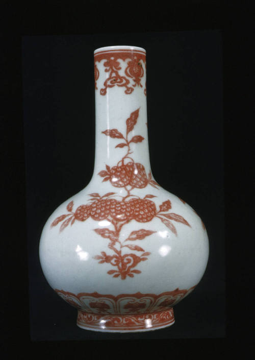 Bottle-shaped vase