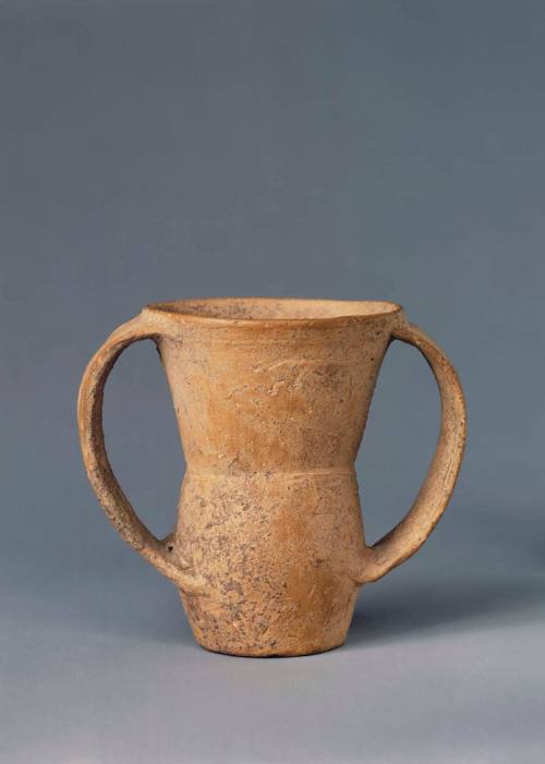 Vessel with handles